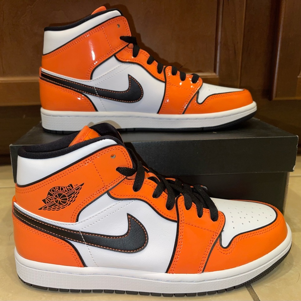 New Air Jordan 1 Mid DS